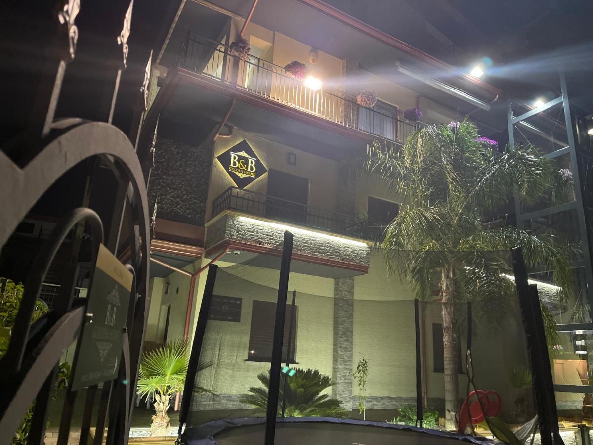B&B Golden House & Spa Rose Exterior photo